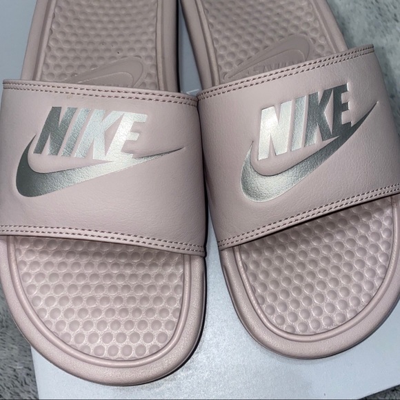 Women’s Nike Slides 8 - Picture 3 of 13